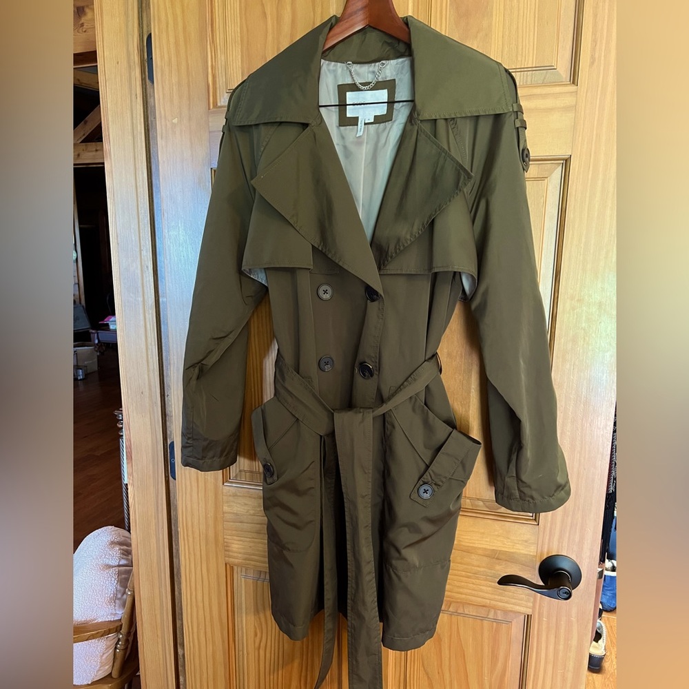 BGB Generation trench coat size XL. Olive green